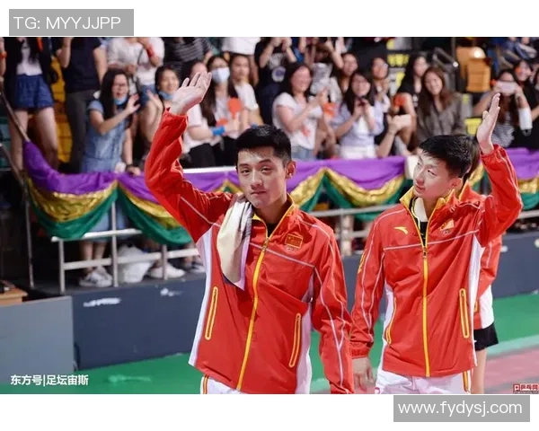 马龙与足球明星同框合影展现运动精神与友谊的完美结合